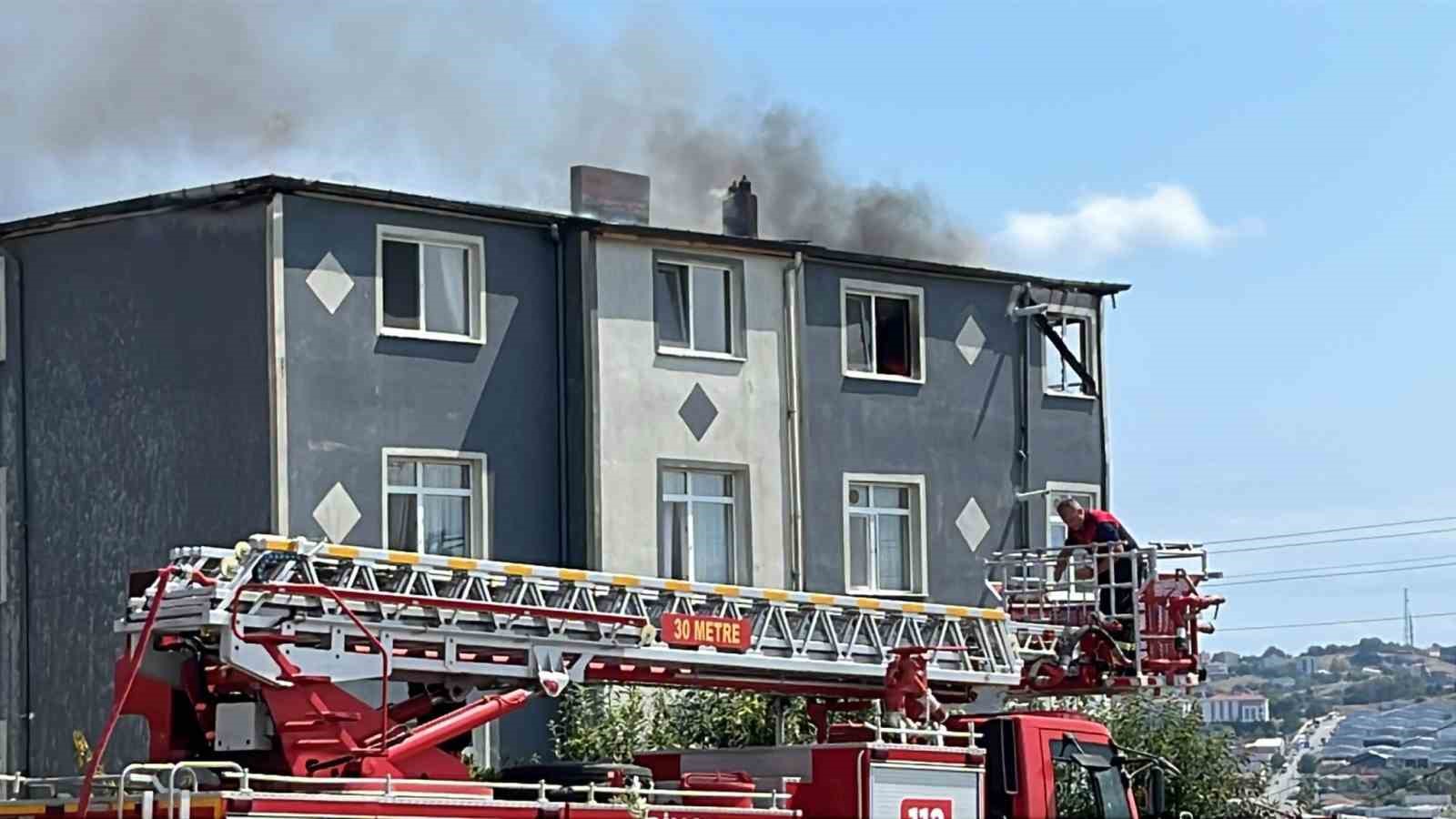Sinop’ta çatı yangını 