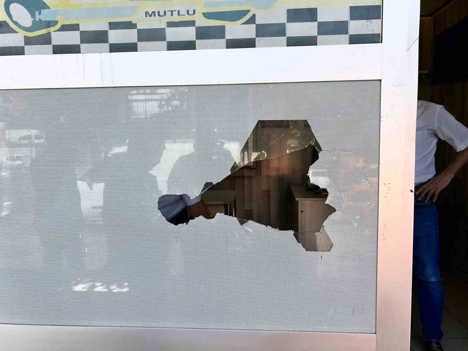 Taksi durağına kılıçlı saldırı: 1 ağır yaralı 
