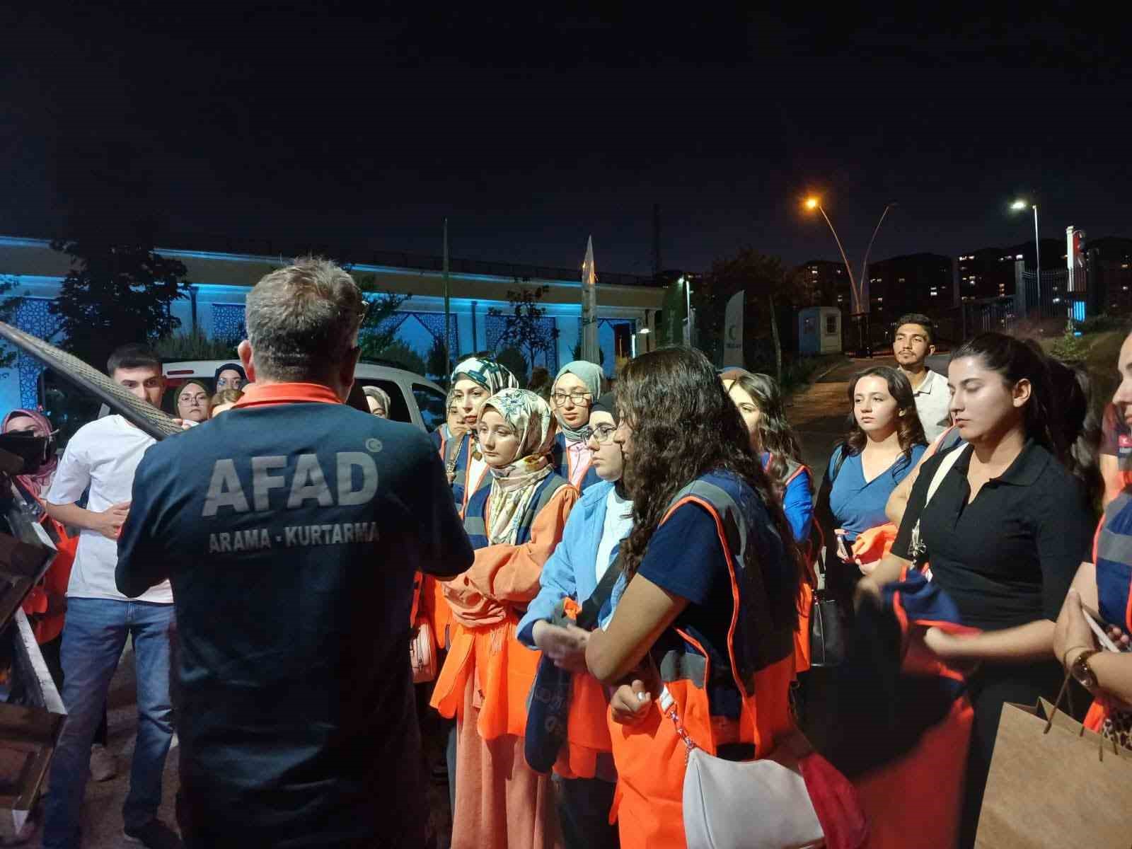 Elazığ’da AFAD gönüllülerinin eğitimleri sürüyor 