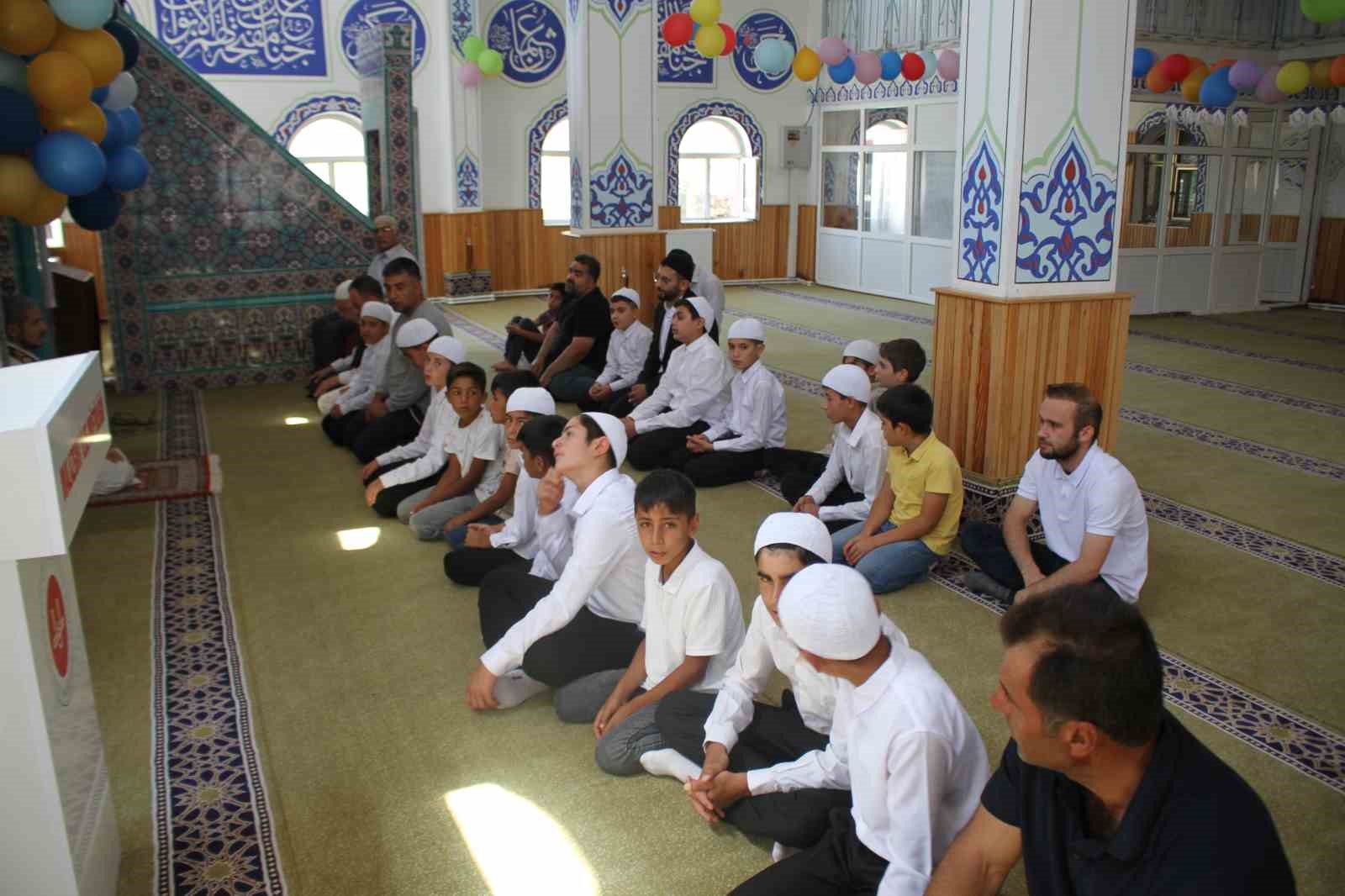 Malazgirt’te yaz Kur’an kursu mezuniyet programı düzenlendi 
