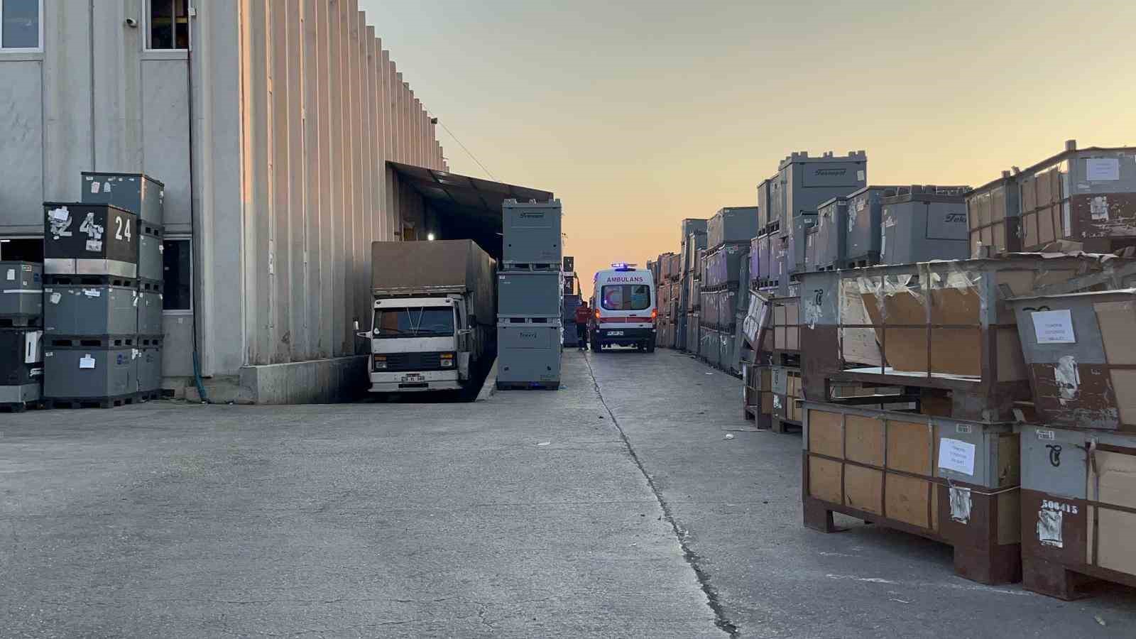 Makinaya sıkışan işçi ağır yaralandı 