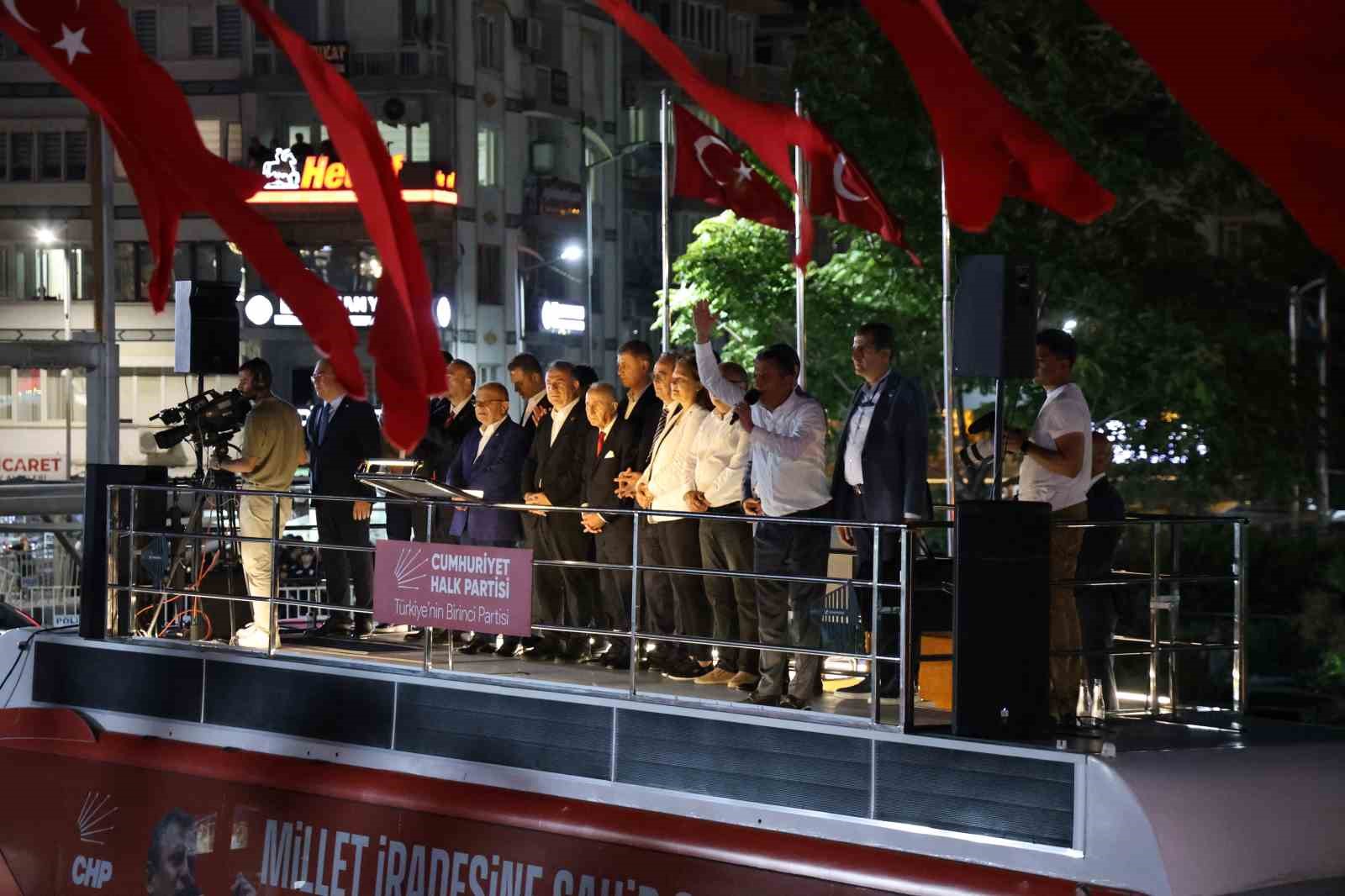 CHP Genel Başkanı Özel, Aydın’da miting düzenledi 