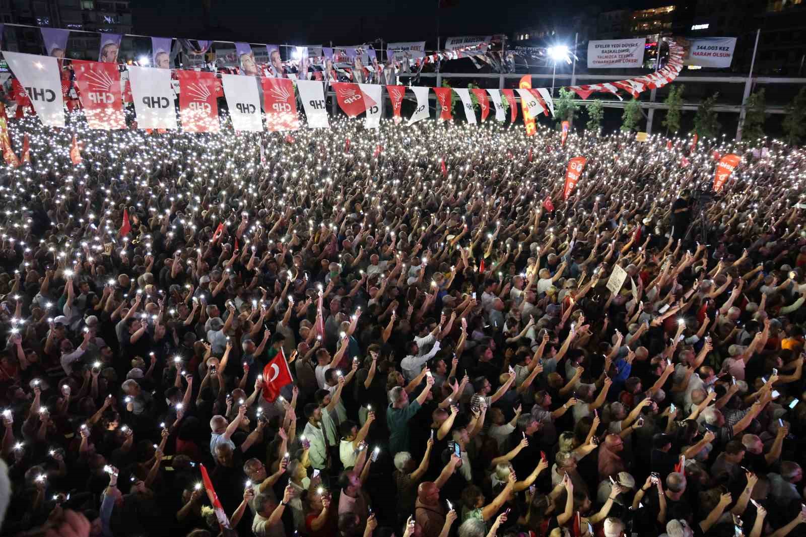 CHP Genel Başkanı Özel, Aydın’da miting düzenledi 