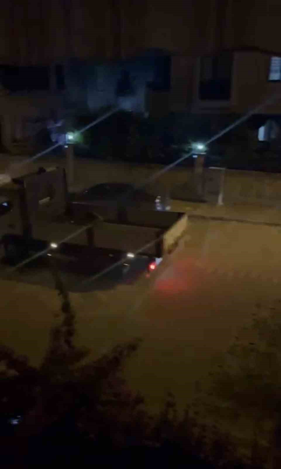 Kamyonetle gezerken polise yakalanan çocuk polis arabasına çarptı 