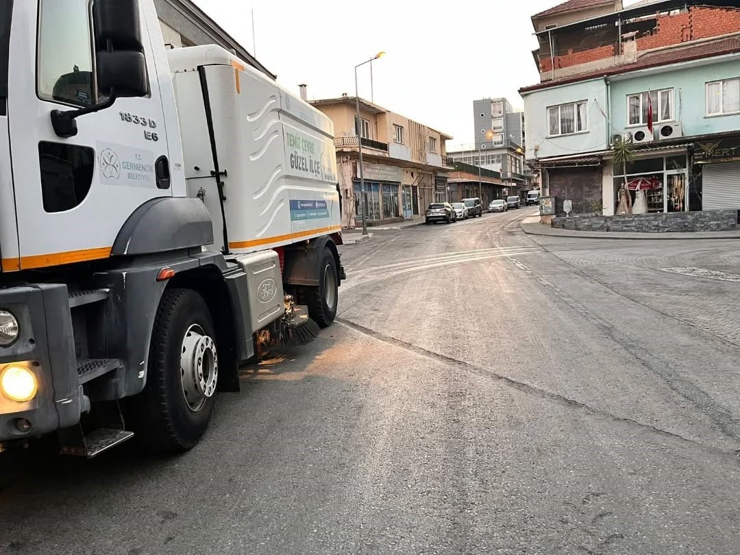 Germencik’te temizlik ve bakım çalışmaları sürüyor