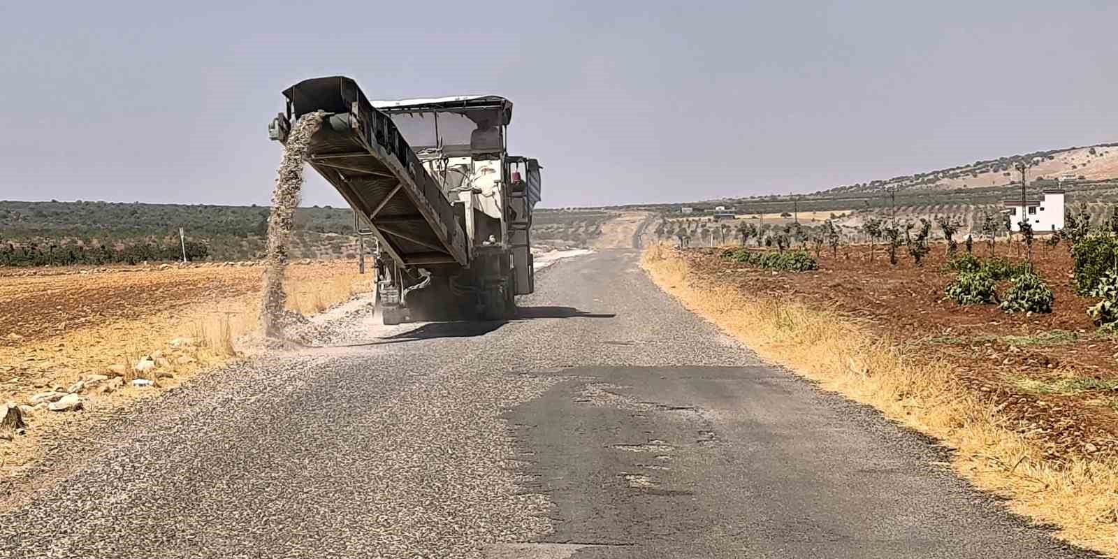 Araban’da kırsal mahallelerin grup yollarında yenileme çalışmalarına başlandı 