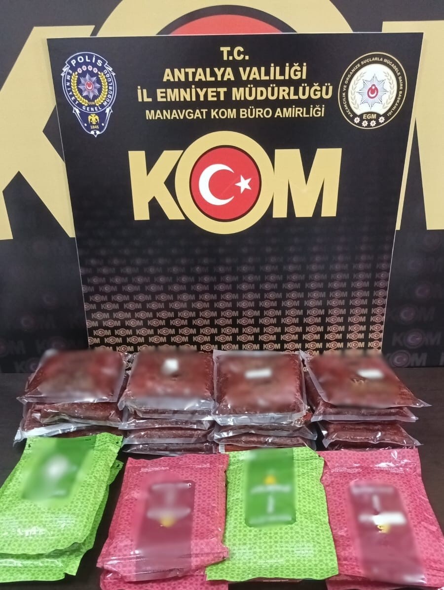 Antalya’da kaçakçılık operasyonunda 39 bin 944 şişe kaçak içki ele geçirildi 