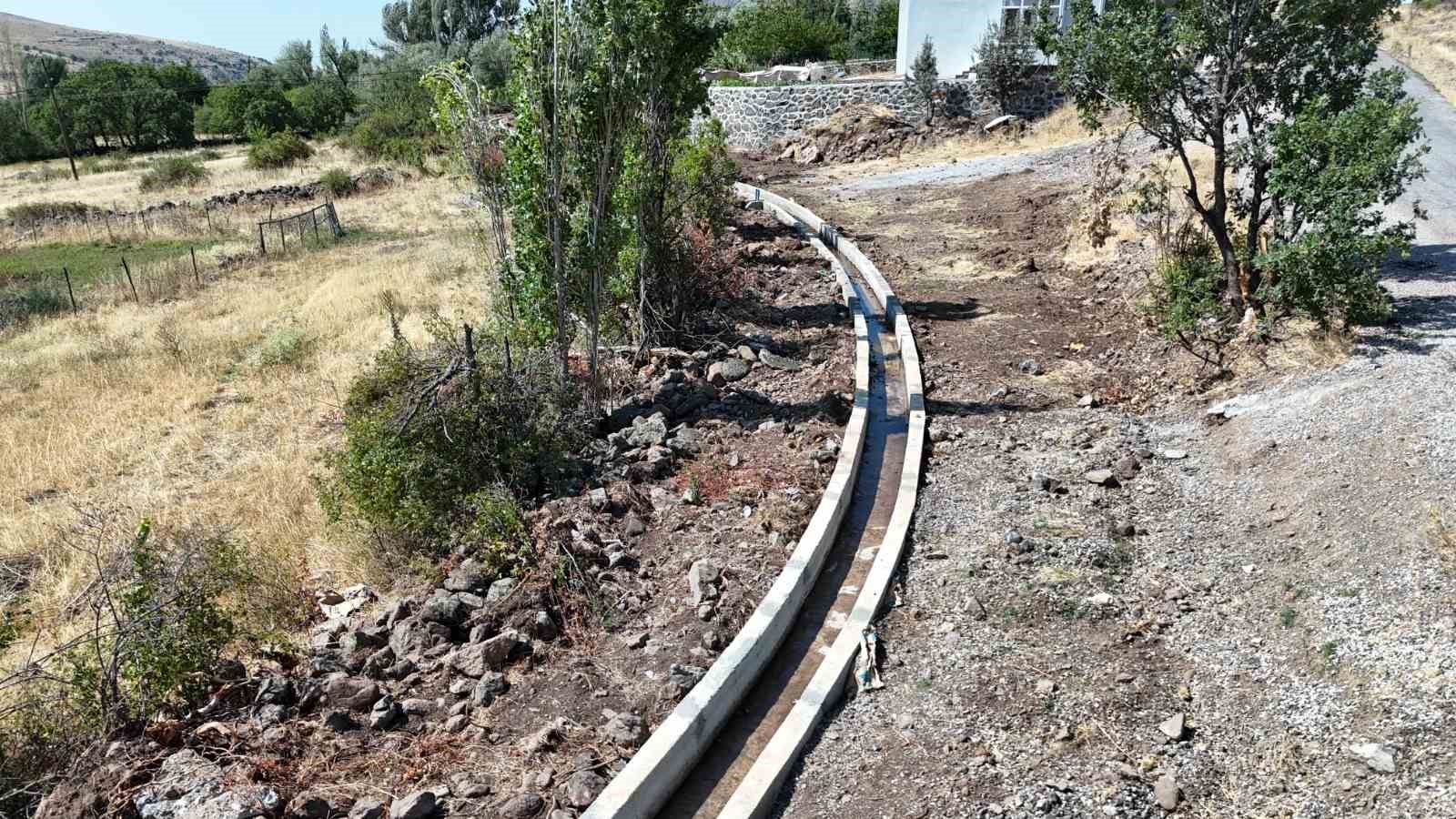 Büyükşehir’den çiftçiye binlerce dekarlık sulama müjdesi 