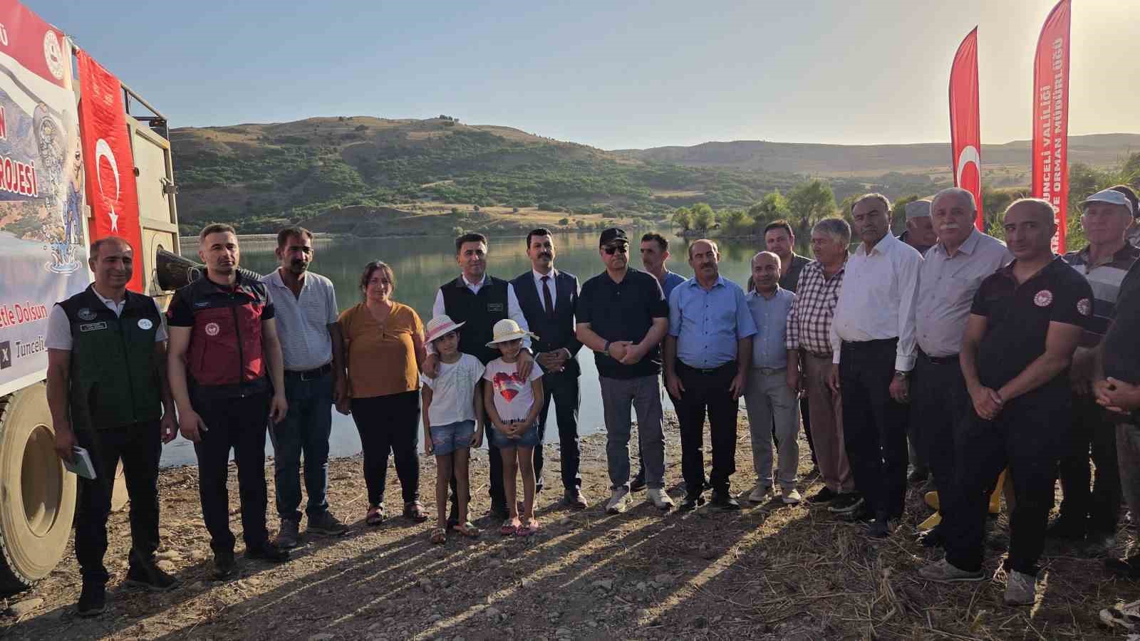 Tunceli’de 850 bin adet balık suyla buluşturuldu 