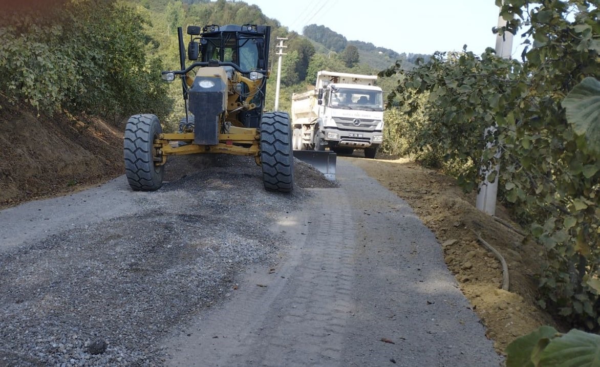 Köylerde çalışmalar aralıksız sürüyor 