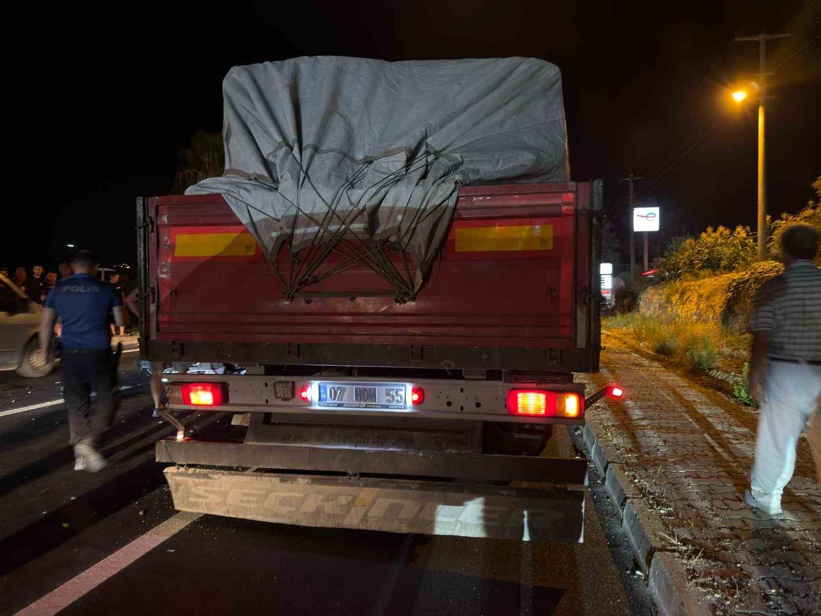 Tıra arkadan çarpan motosikletli ağır yaralandı 