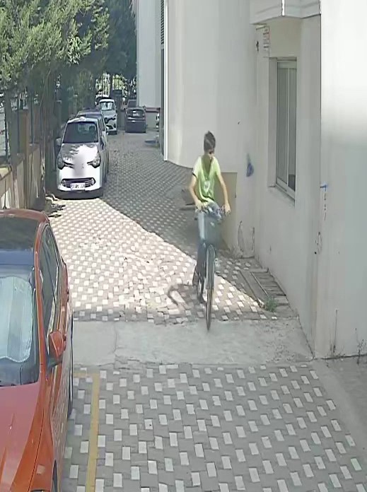 3 günde 6 bisiklet çalan 14 yaşındaki şüpheli yakalanınca, 