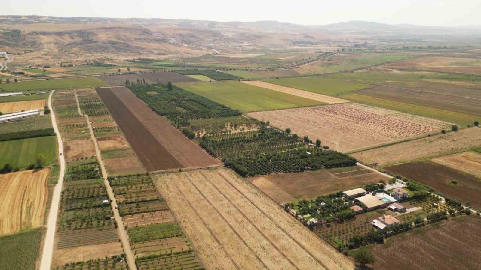 Elmalarını zirai dondan koruyan çiftçi hasada başladı: 80 ton rekolte bekliyor 