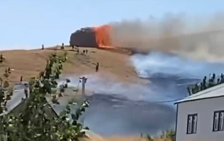 Yüksekova’da anız yangını: 
