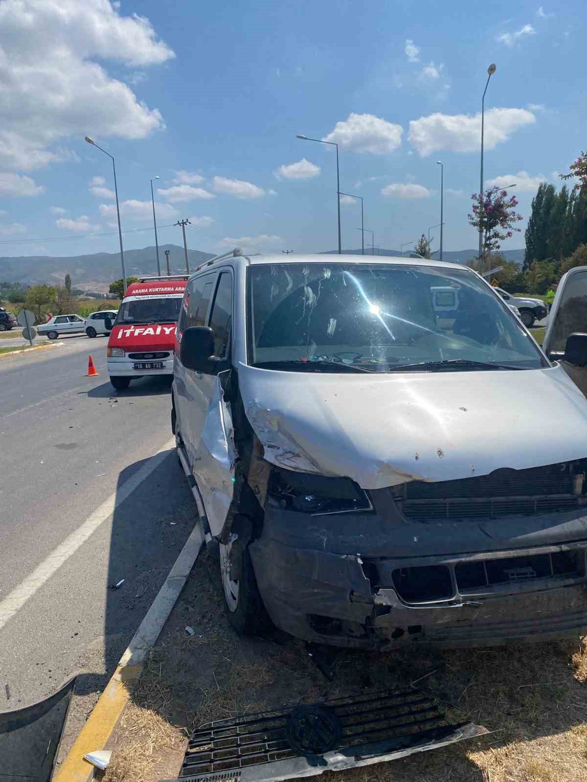 Balıkesir’de trafik kazası: 6 yaralı