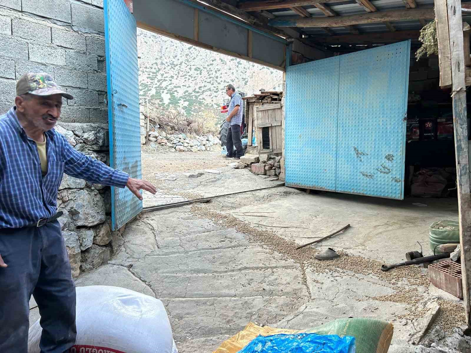 Burdur’da traktör geri kaydı altta kalan yaşlı kadın hayatını kaybetti 