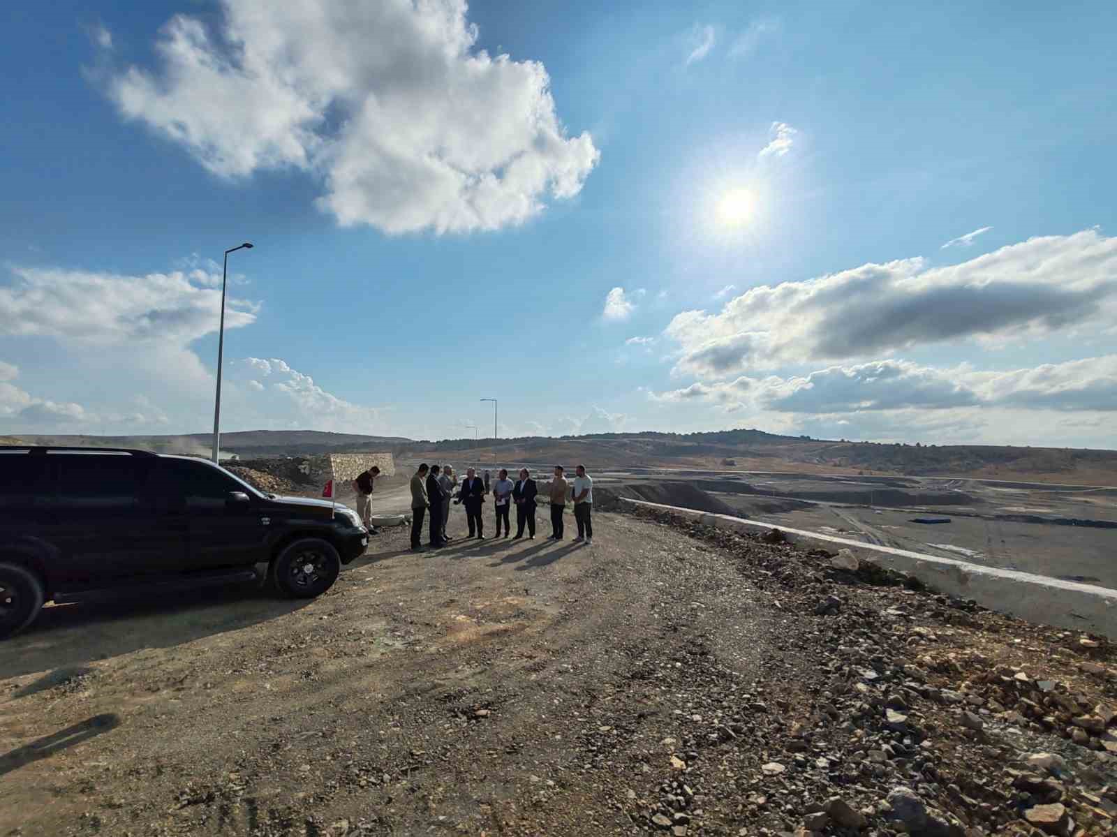 Vali Dallı Devrekani Besi Organize Tarım Bölgesinde incelemelerde bulundu 