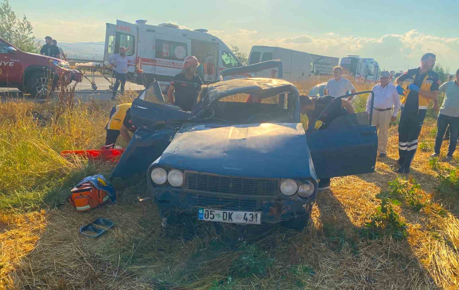 Amasya’da 2 otomobil çarpıştı: 5 yaralı 