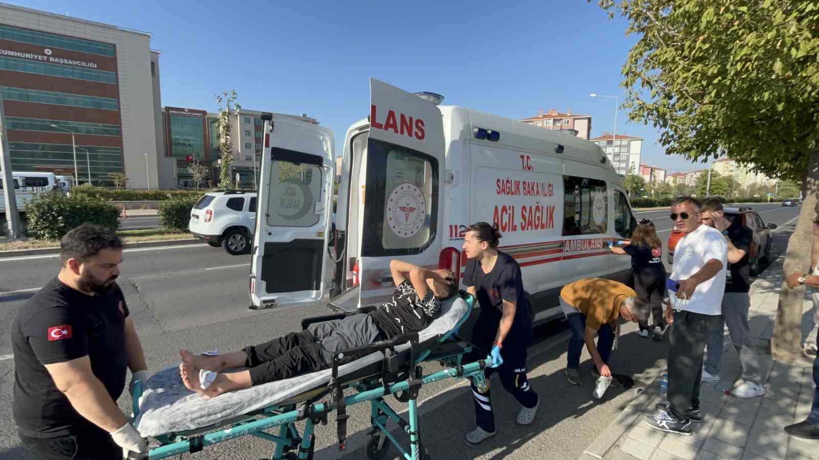Otomobilin çarptığı elektrikli bisikletli çocuk yaralandı 