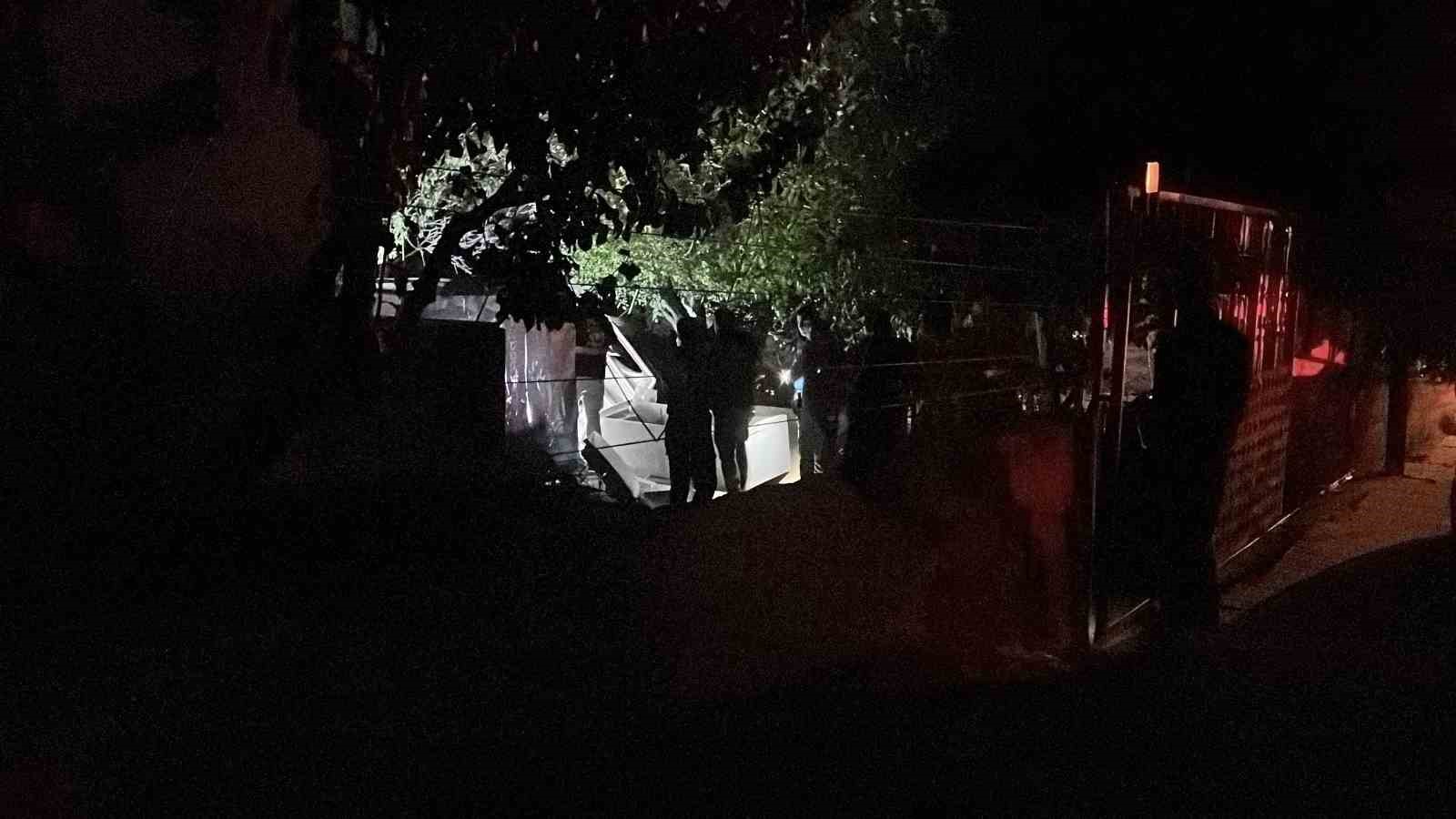 Evin bodrum katındaki atölyede tüp patladı: 2 yaralı 