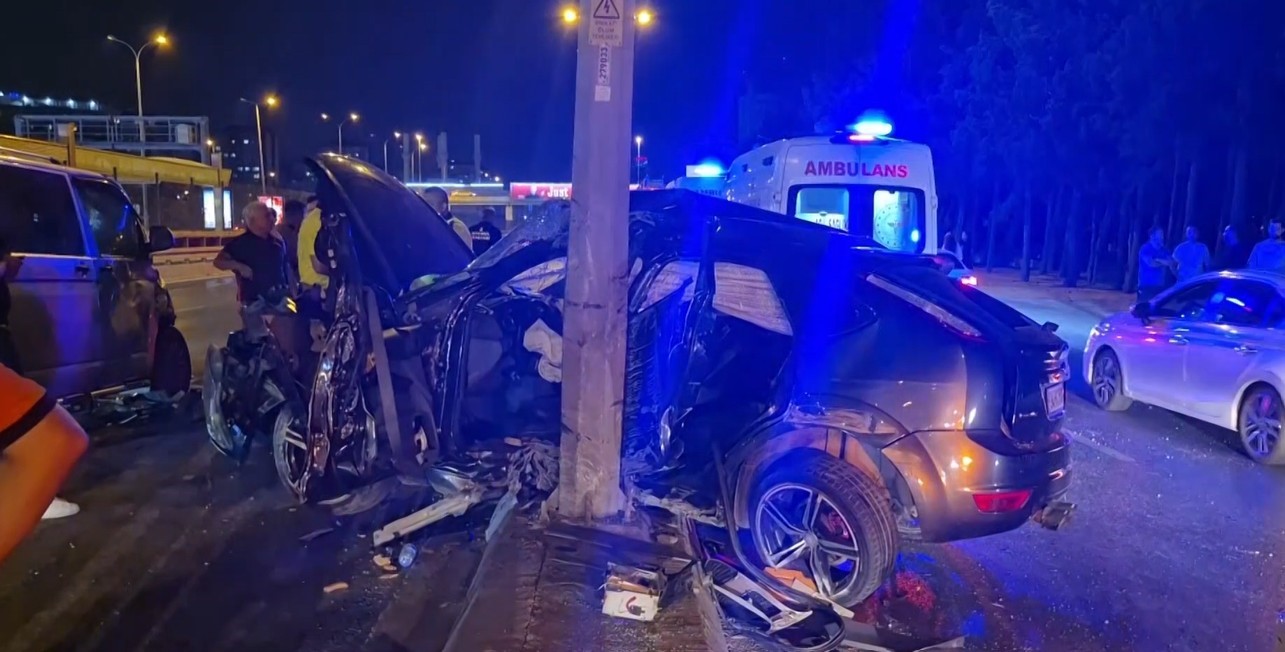 Beylikdüzü’nde makas atan sürücü kazaya neden oldu: 1 yaralı 