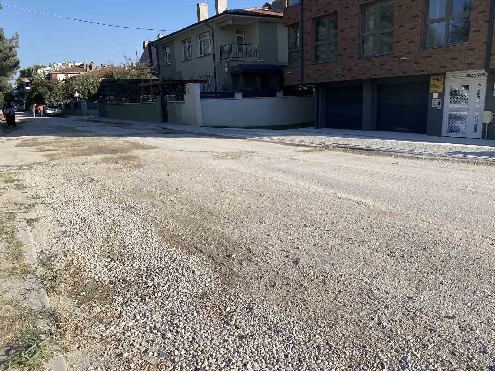 Ertuğrulgazi mahallesinde yol ve temizlik çilesi 