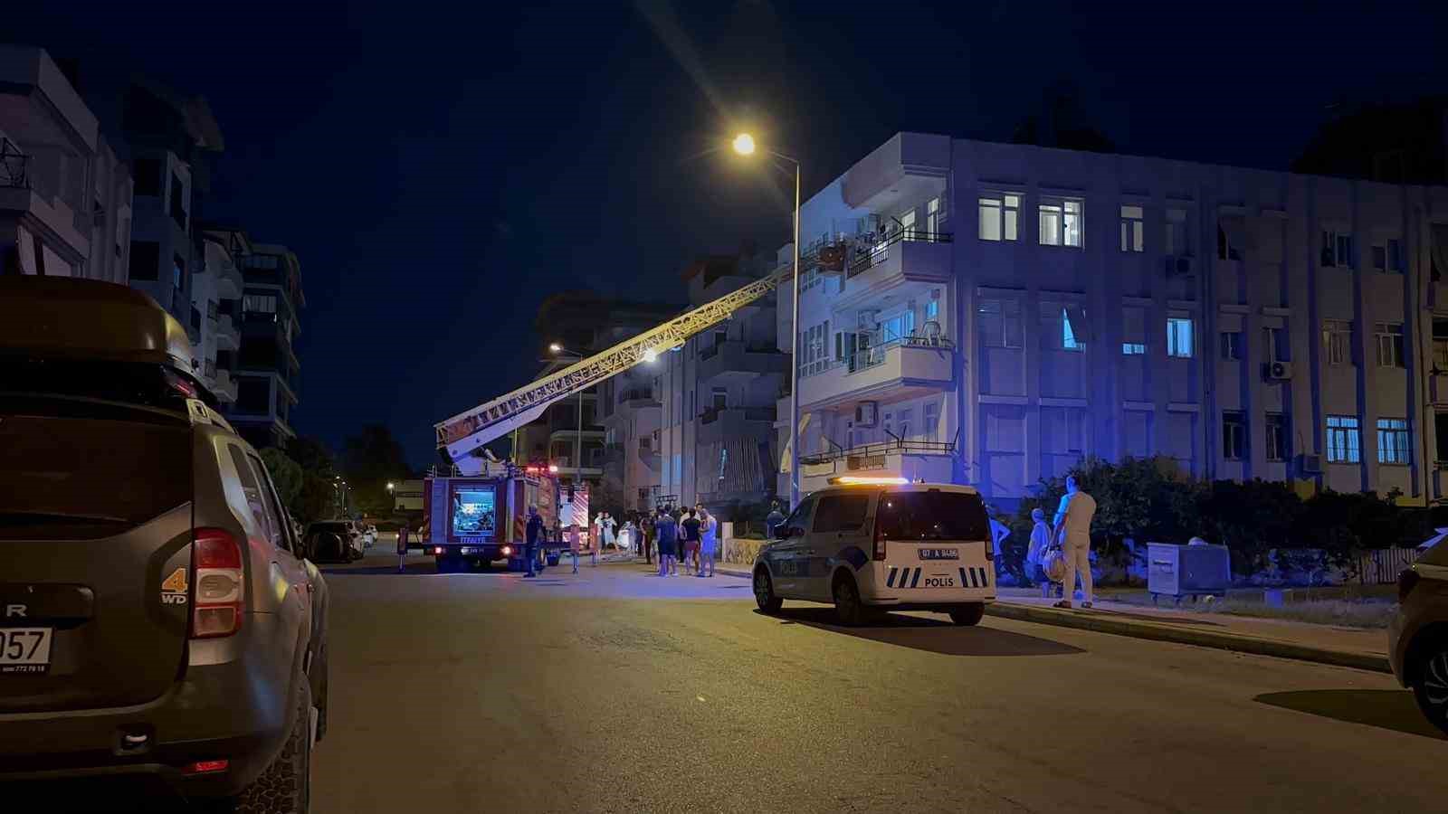 Ocakta unutulan tencere yangına sebep oldu 
