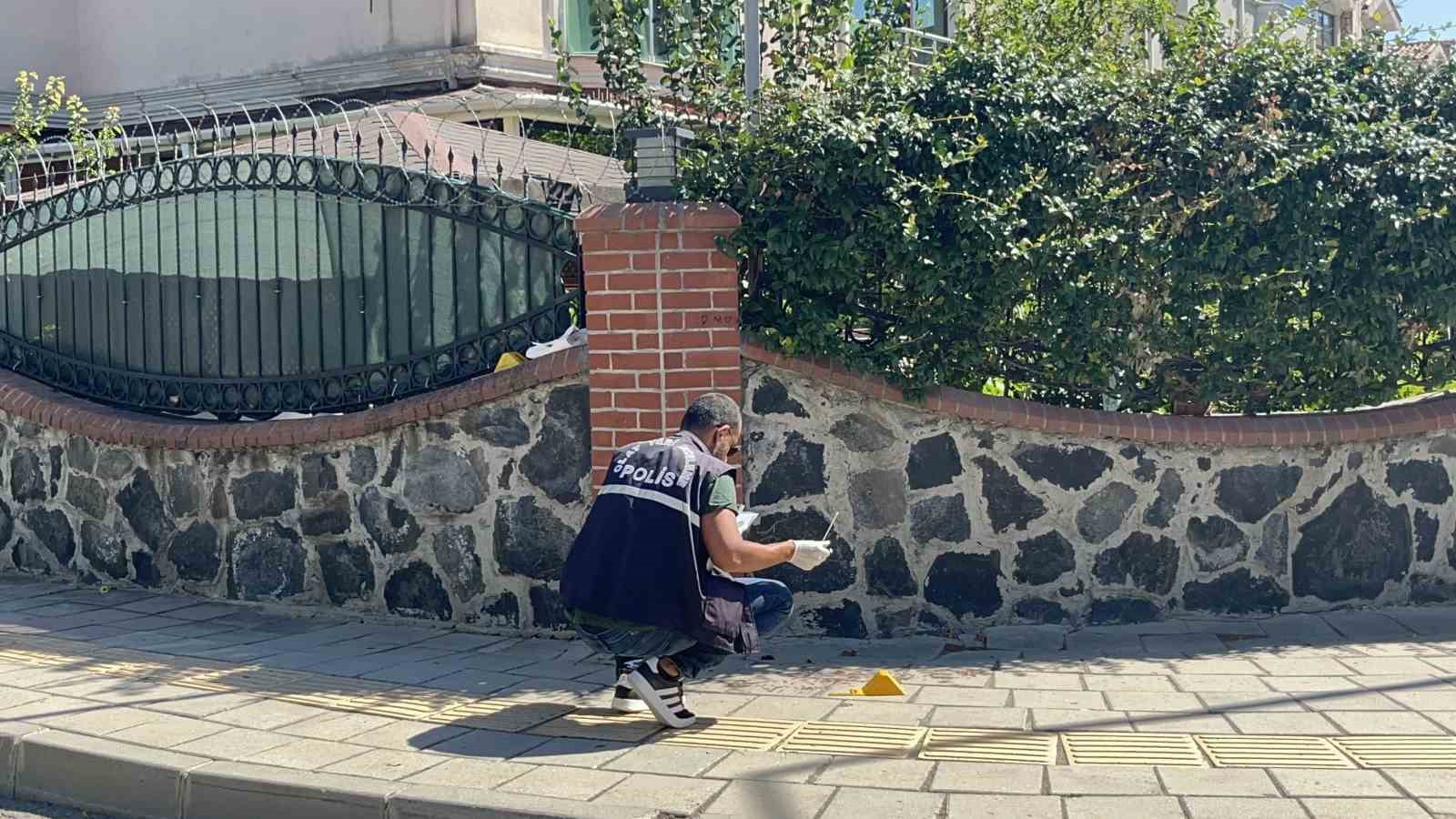 Karısı tarafından iki yerinden bıçaklandı: Yaralı kocanın tepki dahi vermediği dehşet anı kamerada 