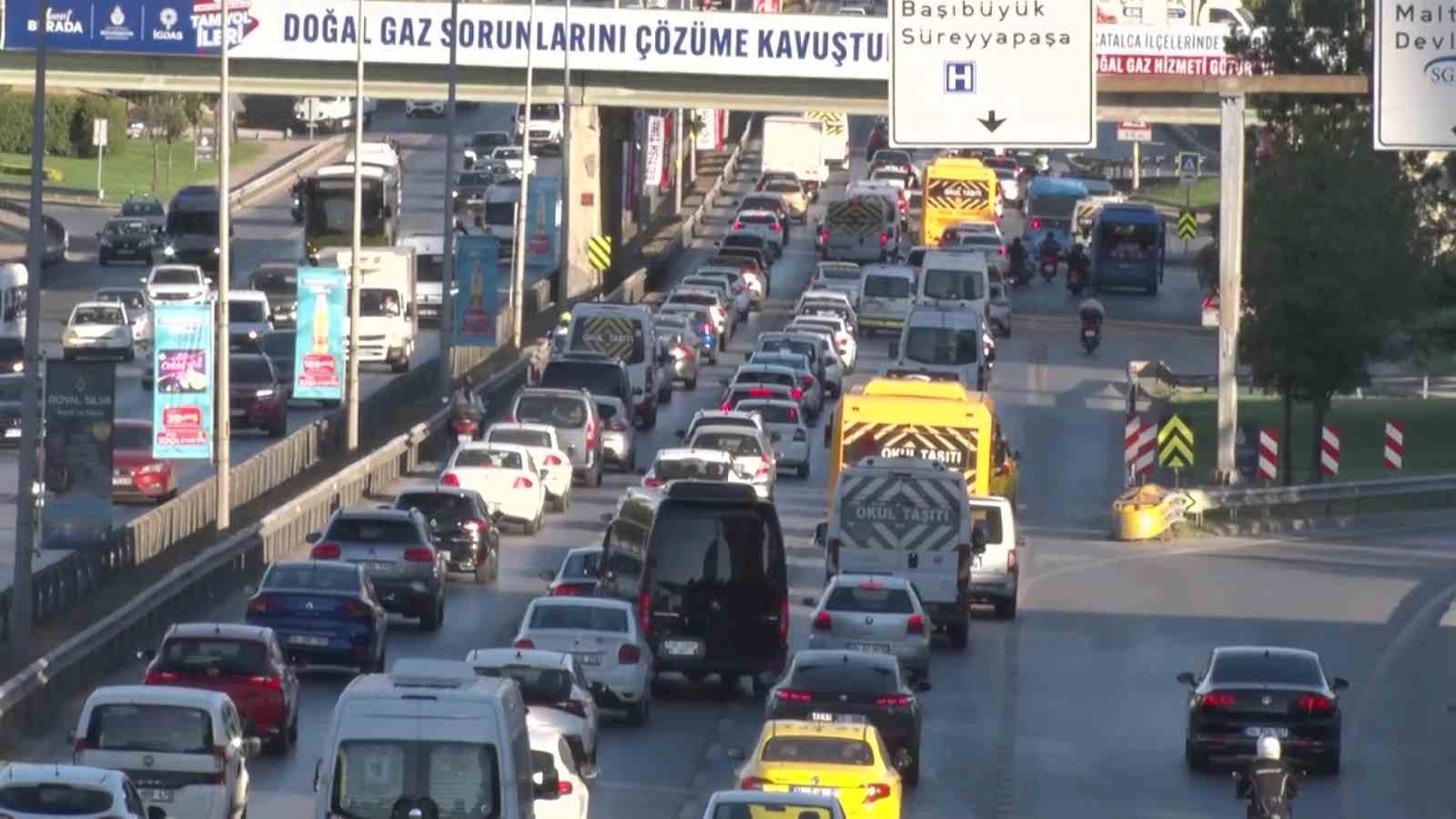 İstanbul’da iş çıkışında trafik yoğunluğu yüzde 72’ye ulaştı 