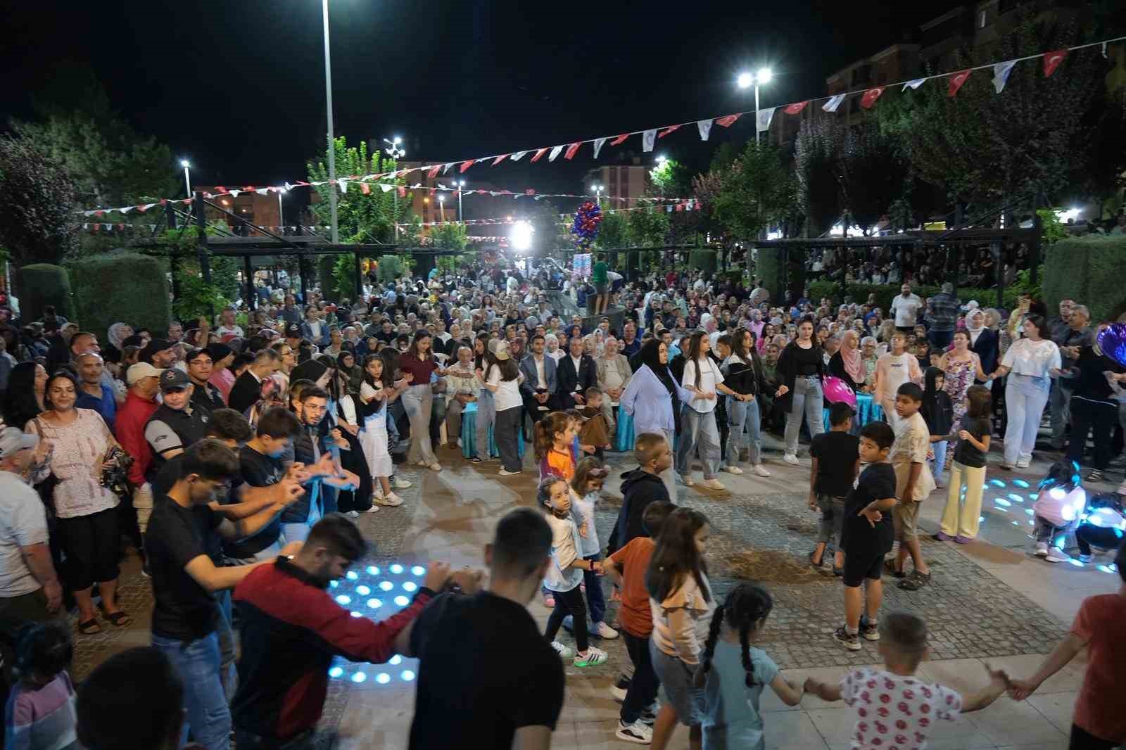 Çorum’da mahalle konserleri başladı 