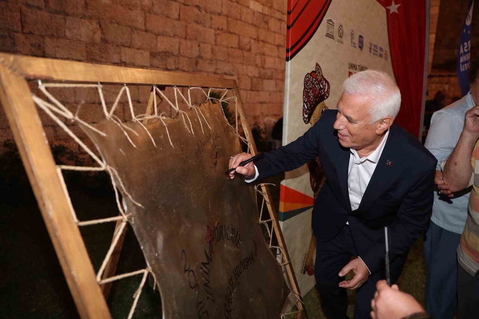 Karagöz, doğduğu şehirde yaşıyor 