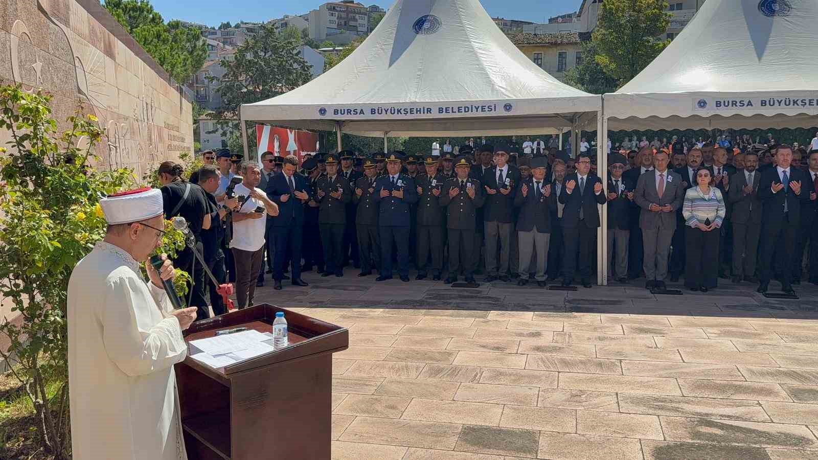 Celal Bayar kabri başında anıldı 