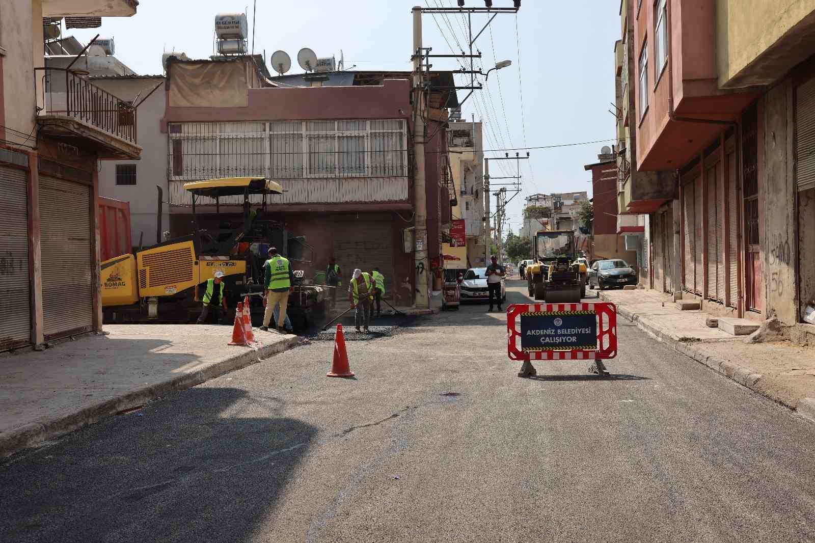 Akdeniz Belediyesi mahalle yollarını yeniliyor 