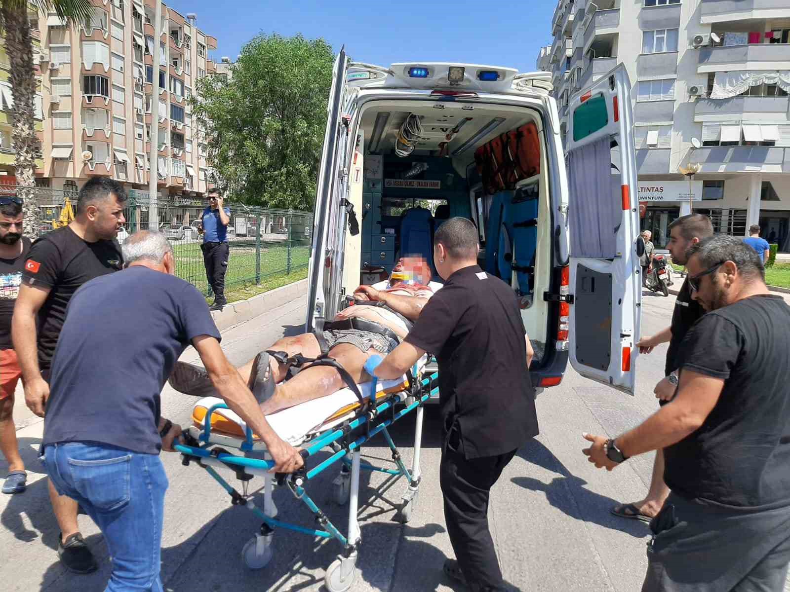 Kumluca’da otomobil ile motosiklet çarpıştı: 1 yaralı