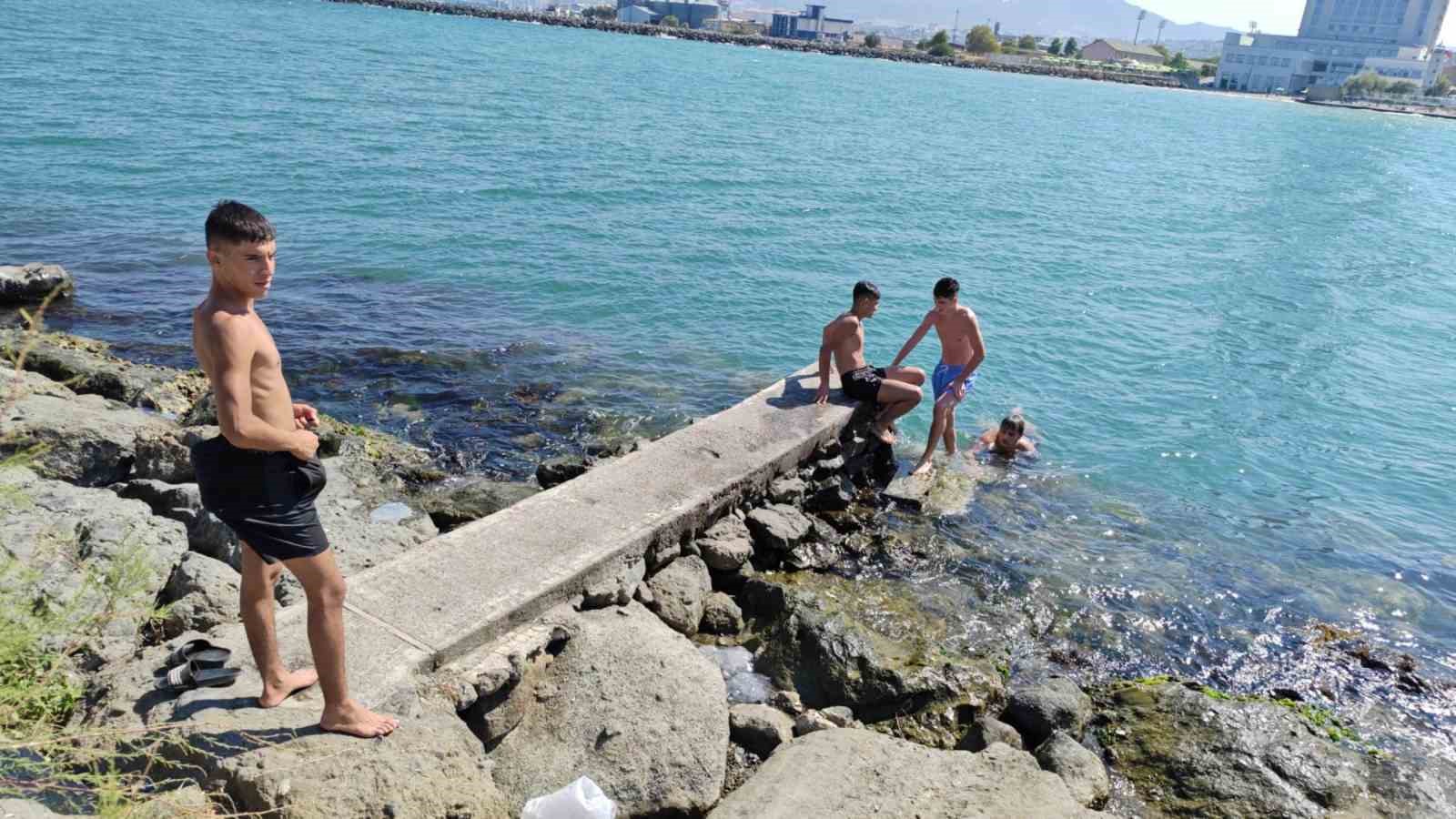 Samsunlular, denize girdikleri alanda güvenlik ve düzenleme talep ediyor 