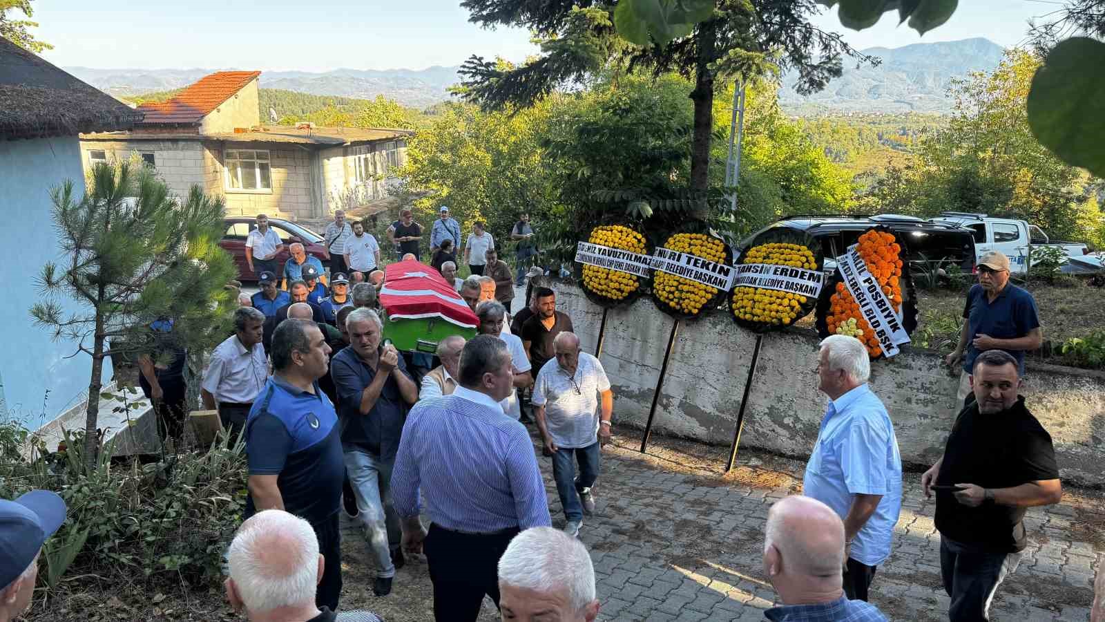 Alaplı eski belediye başkanı toprağa verildi 