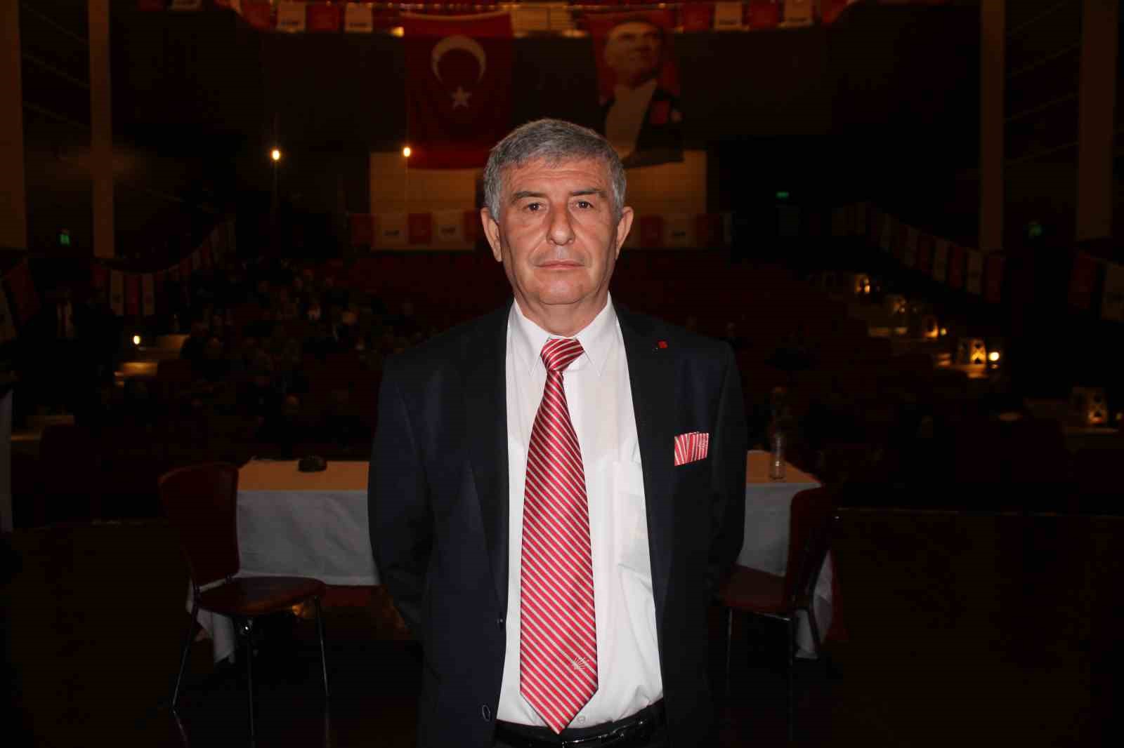 CHP Uşak Merkez İlçe Başkanı Uğur Dümen görevinden istifa etti