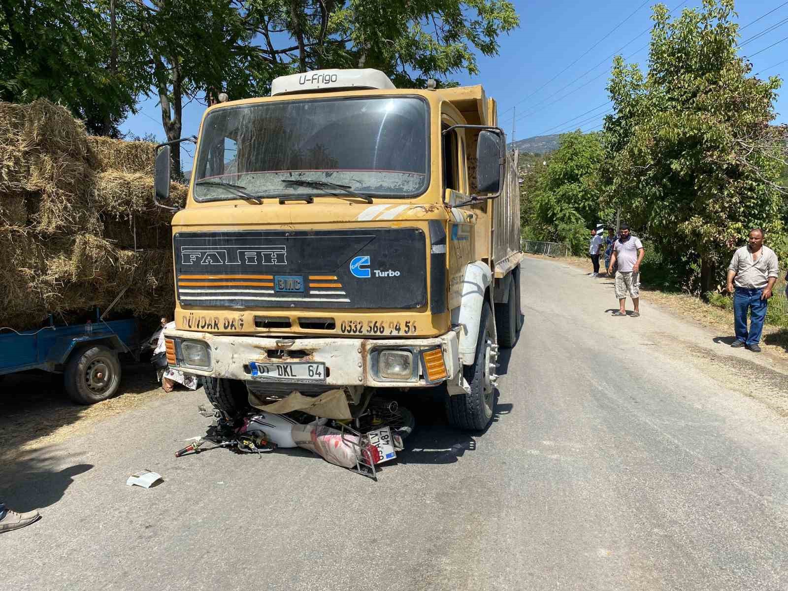 Bozdoğan’da kamyon ve motosiklet çarpıştı: 1 yaralı