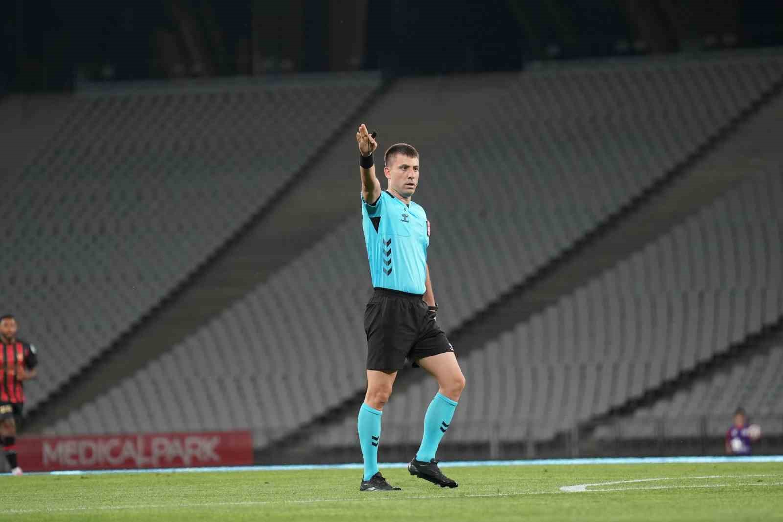 Trendyol Süper Lig: Fatih Karagümrük: 0 - Göztepe: 1 (İlk yarı) 