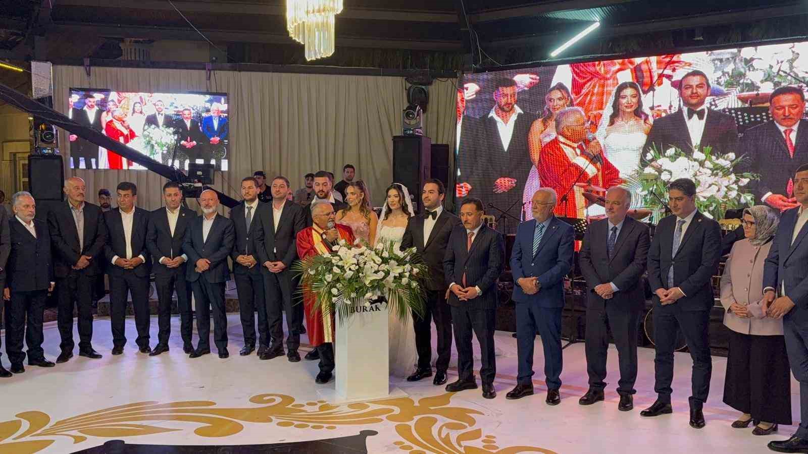 Anjiyo olan Büyükkılıç, düğüne katıldı 