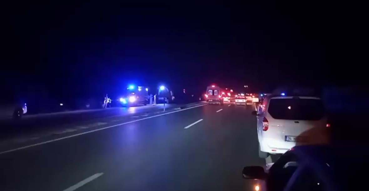 Bandırma’da feci trafik kazası: 1 ölü, 4 yaralı 