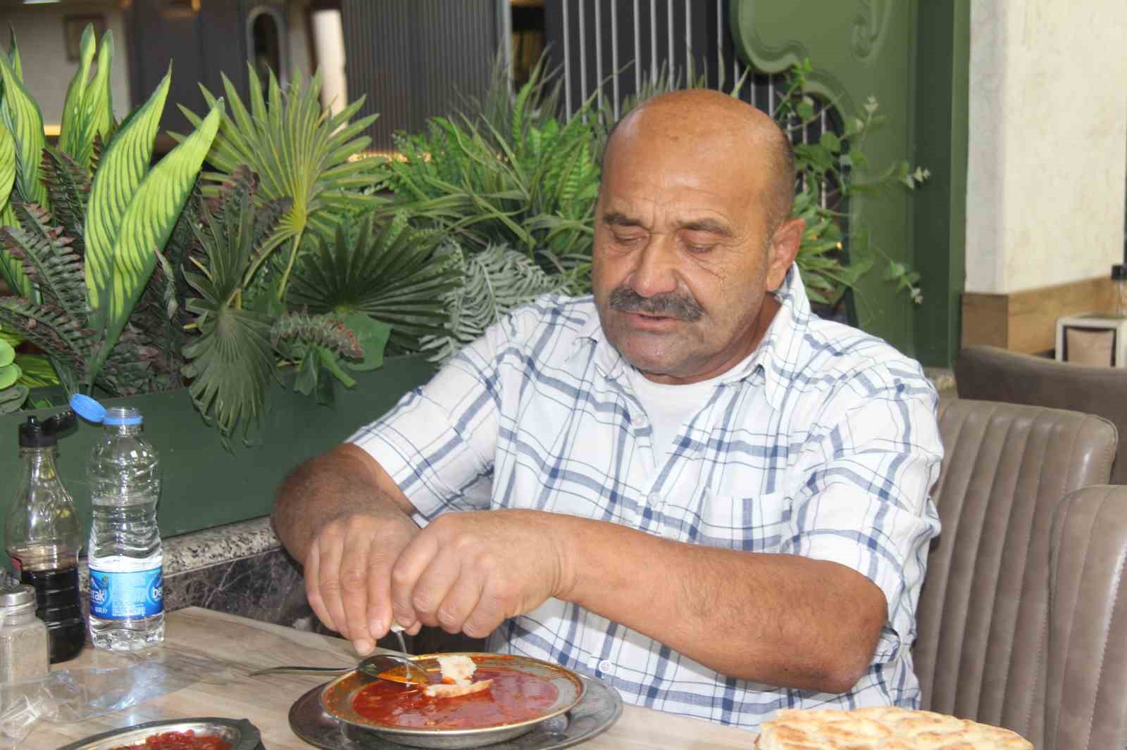 Grip olan Gaziantepliler, yazın da şifayı beyran ve kelle paçada buldu 