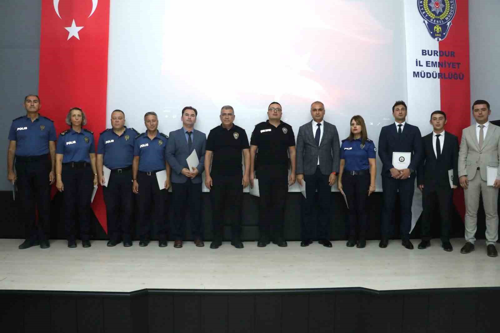 Burdur’da 120 emniyet personeline başarı belgesi verildi 