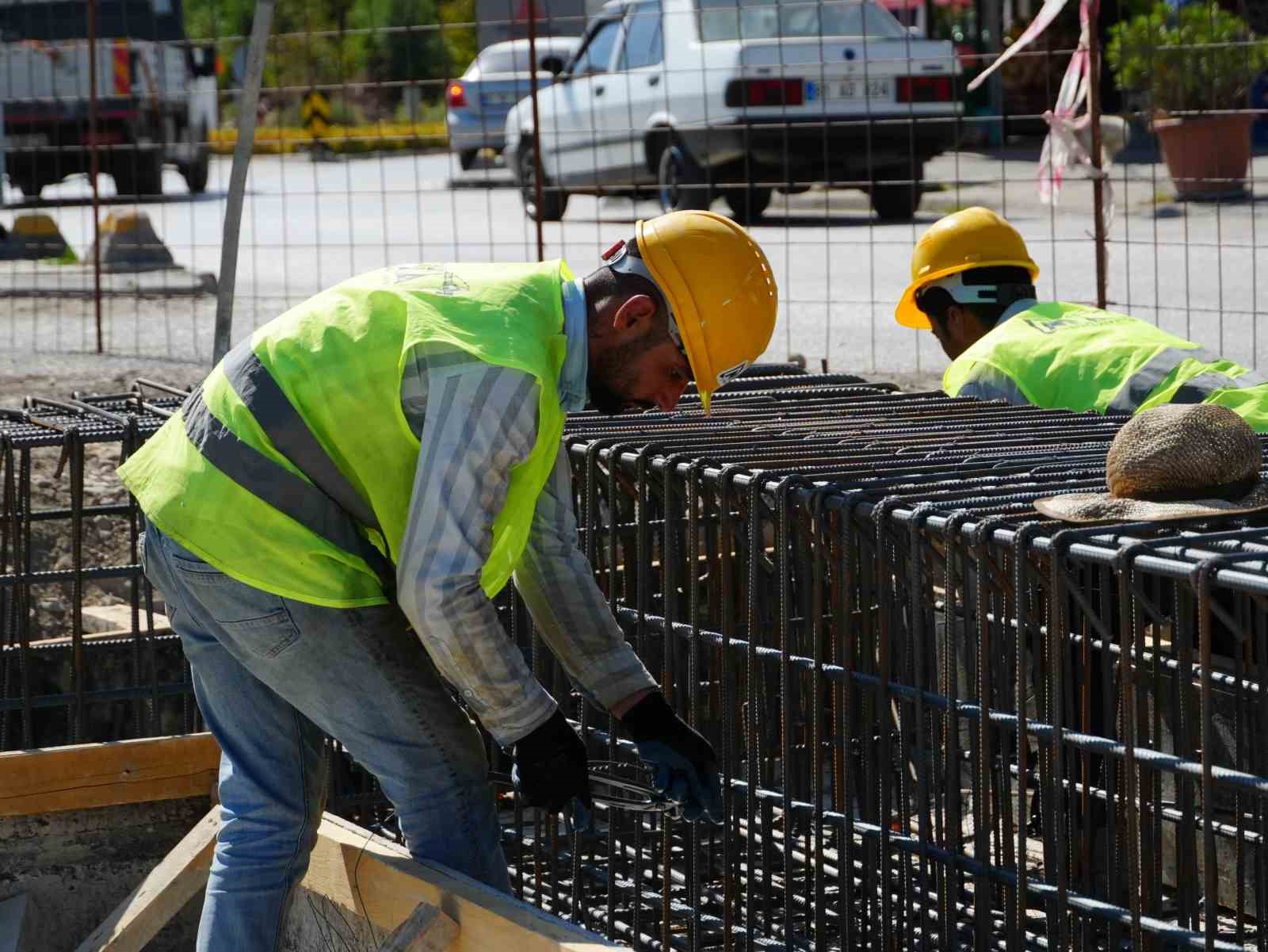 3 bin 800 metrekare kapalı alan olacak 