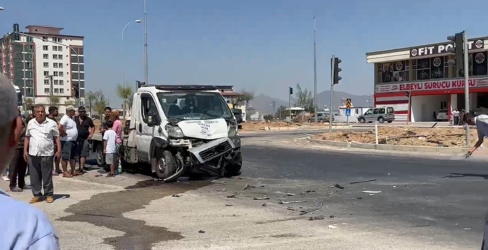 Düğüne giderken kaza yaptılar: 3 ölü, 2 yaralı 