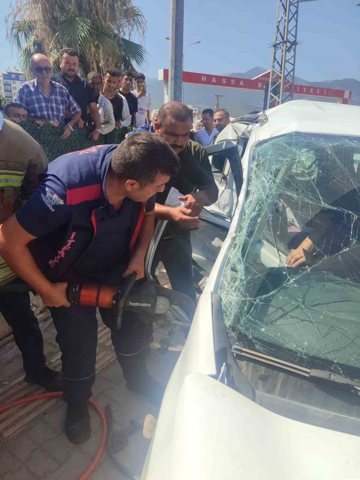 Düğüne giderken kaza yaptılar: 3 ölü, 2 yaralı 