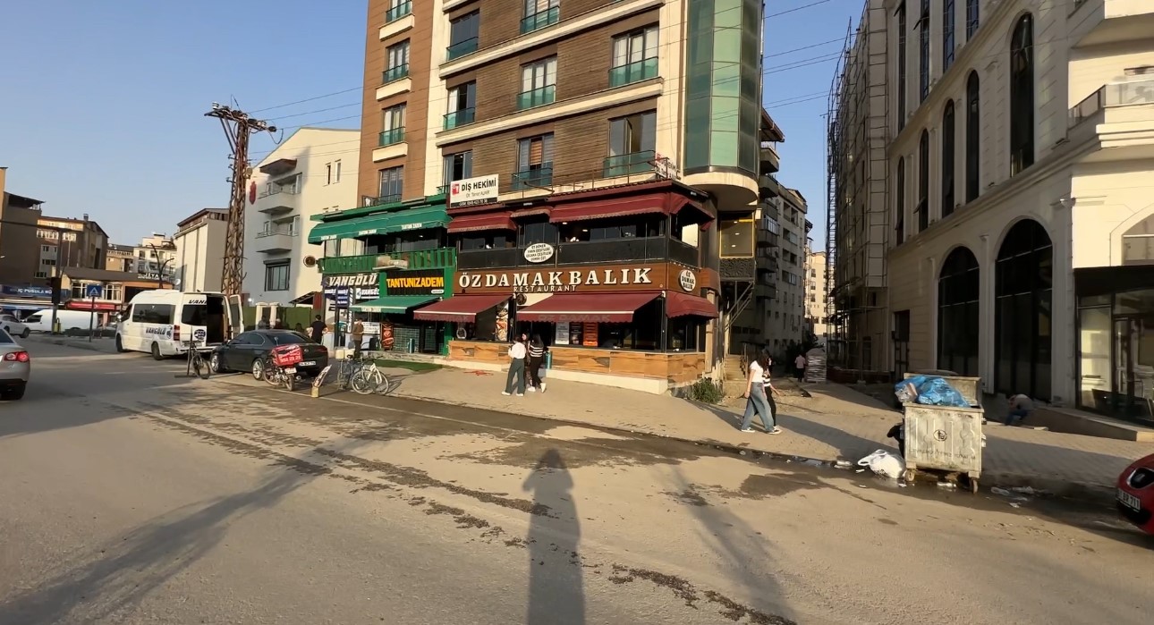Yüksekova’da toz vatandaşı çileden çıkarttı