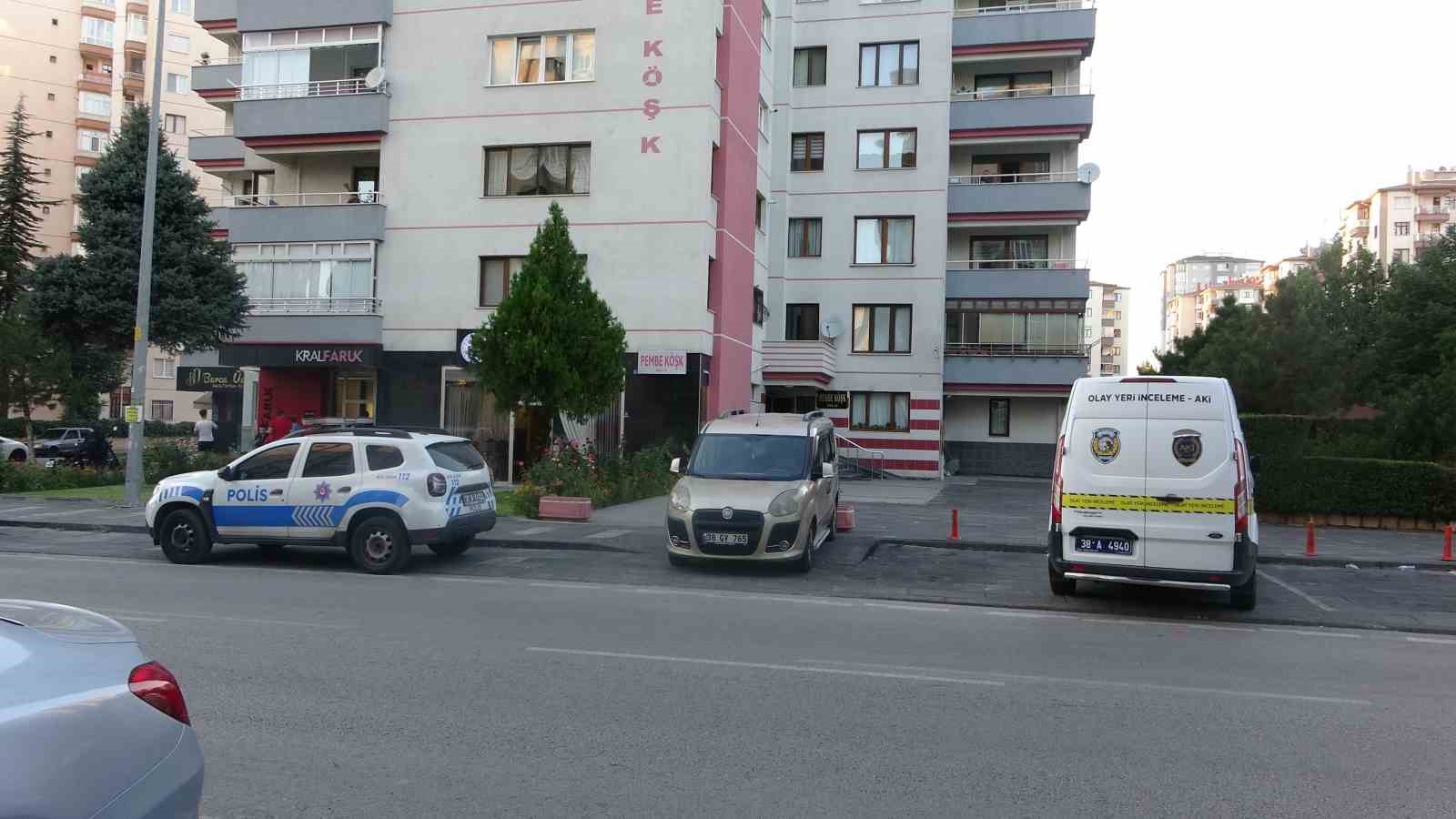 Marketten döndüğünde eşini ölü buldu 