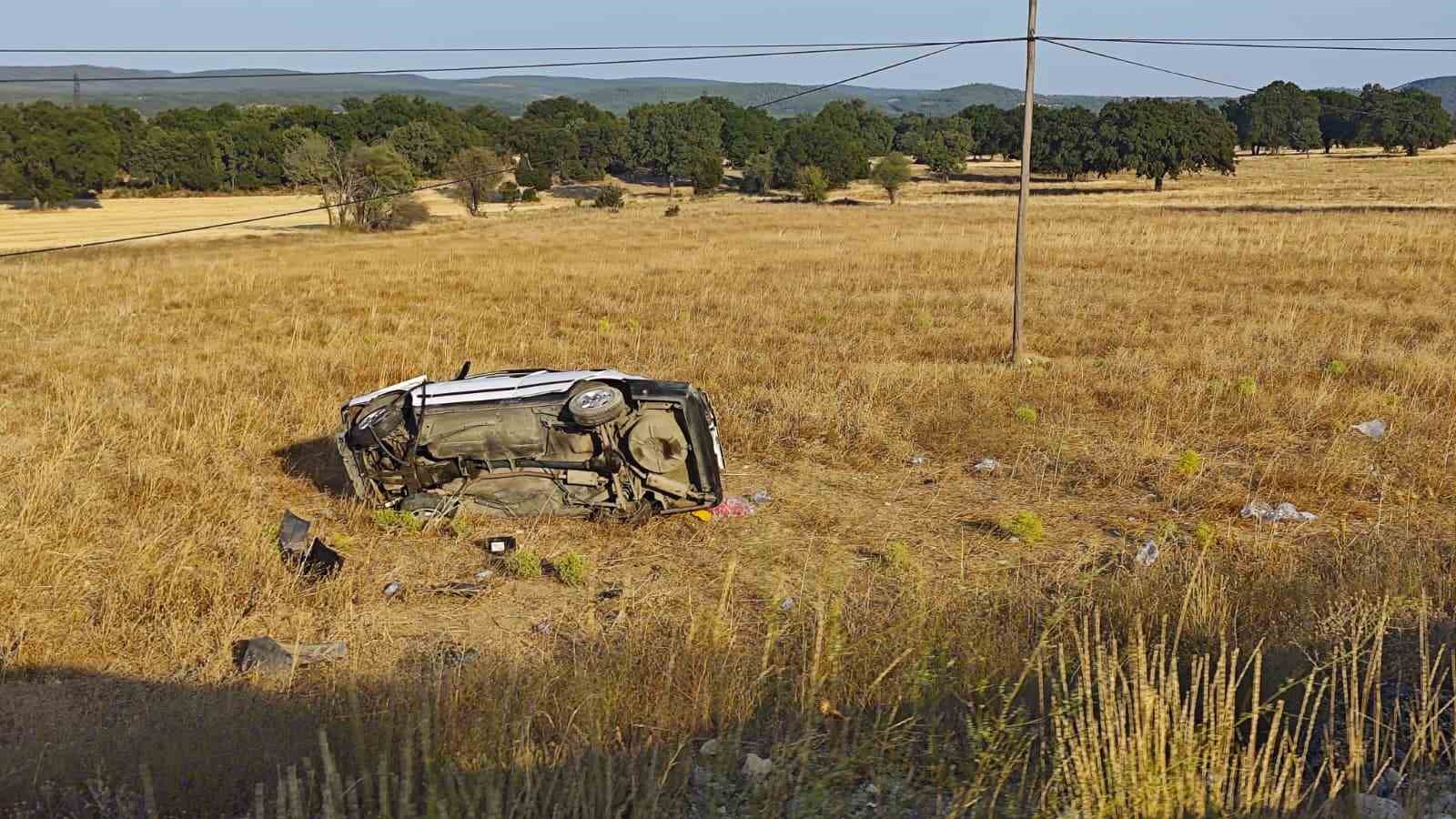 Kütahya’da otomobil tarlaya uçtu: 5 yaralı 