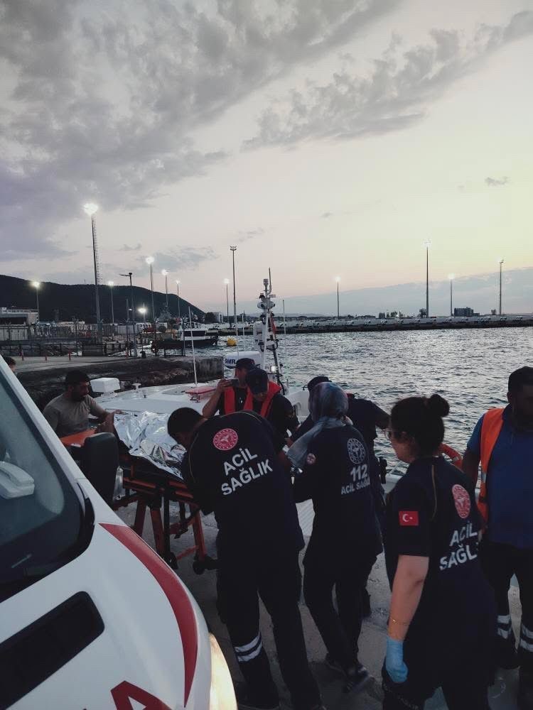 Feribottan denize atlayan kadın kurtarıldı 